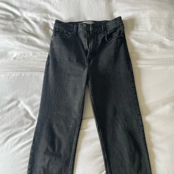 The Ankle Straight High Waisted Jeans - Abercrombie & Fitch - Picture 4 of 4